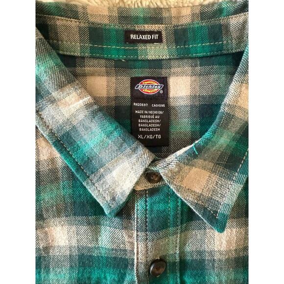 Men’s Dickies Navy Cream Tan Plaid Flannel Button Up Relaxed Fit size XL - Picture 2 of 6